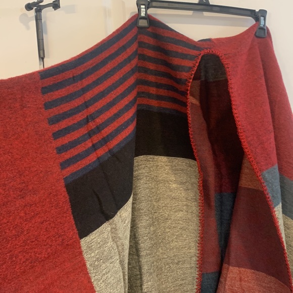 Wrap - NWT - Picture 10 of 11